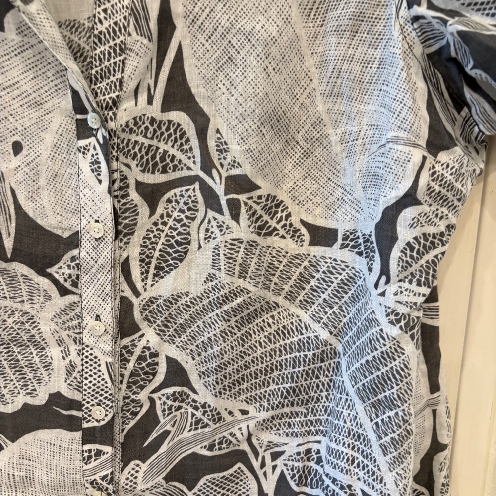 TOMMY BAHAMA Shirt Womens Large L Button Front Linen Grey & White Floral - Picture 2 of 10